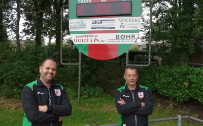 Voetbalvereniging Schoonebeek verlengt contracten met trainers Jorden Abel en Richard Schluter 👏